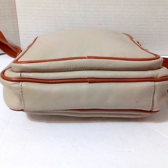 VALENTINA Italian Leather Crossbody Bag - Picture 6 of 8